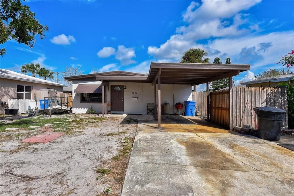 7237 35TH AVENUE N ST PETERSBURG, FL 33710