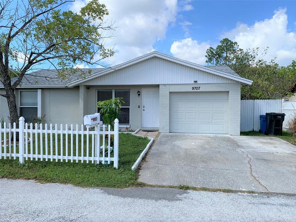 9707 RUSHWOOD COURT TAMPA, FL 33615