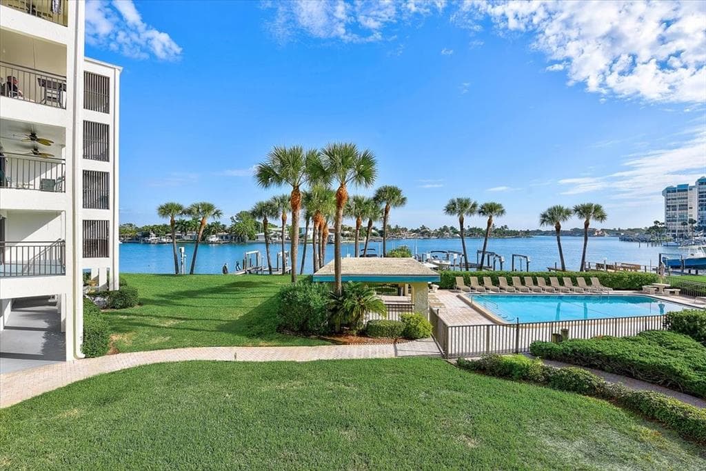 9815 HARRELL AVENUE UNIT 201 TREASURE ISLAND, FL 33706