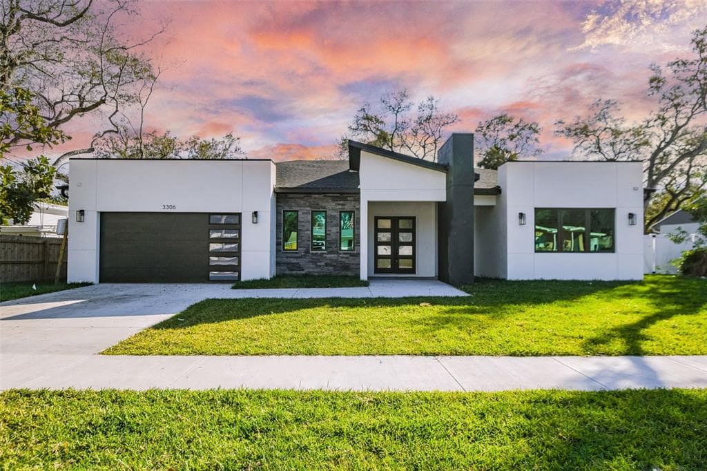 3306 W VAN BUREN DRIVE TAMPA, FL 33611