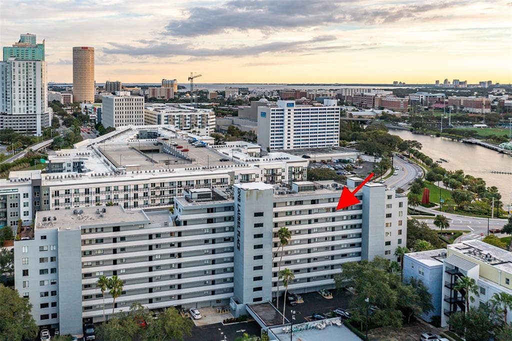 201 W LAUREL STREET UNIT 910 TAMPA, FL 33602
