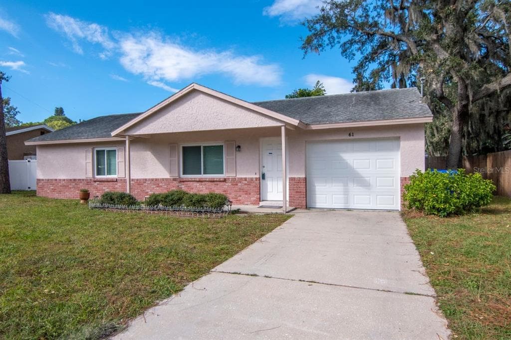 61 LAKE SHORE DRIVE PALM HARBOR, FL 34684
