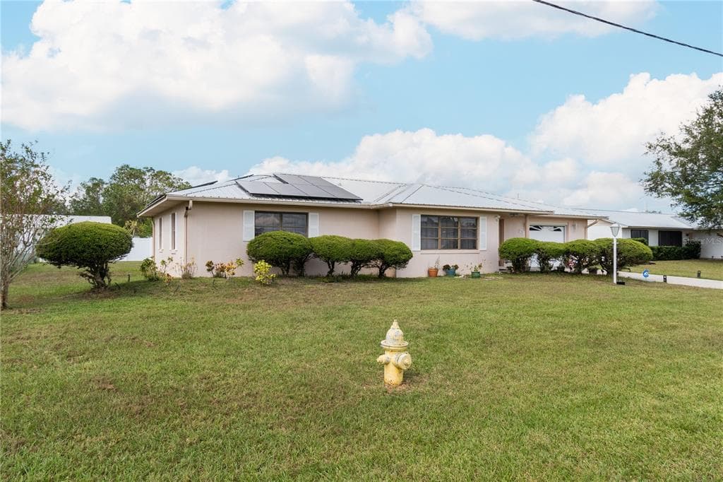21 N ROSEWOOD AVENUE AVON PARK, FL 33825