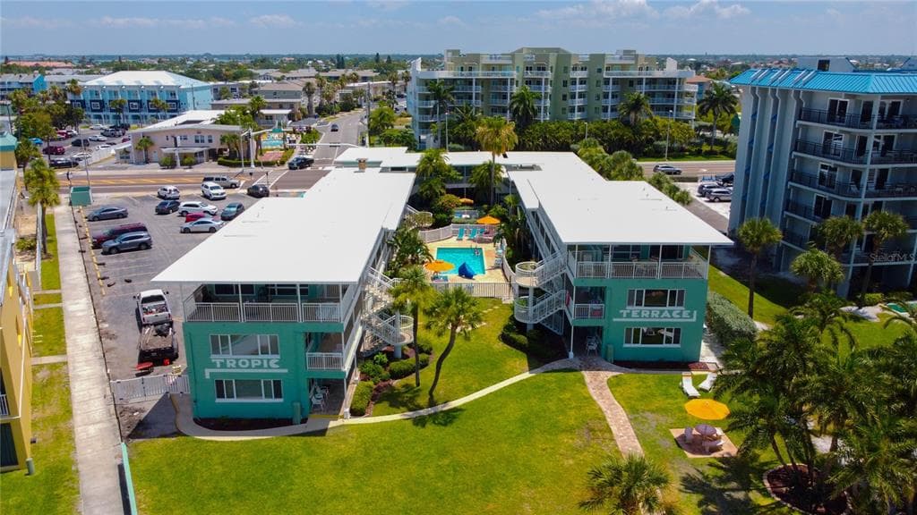 11730 GULF BOULEVARD UNIT 27 TREASURE ISLAND, FL 33706