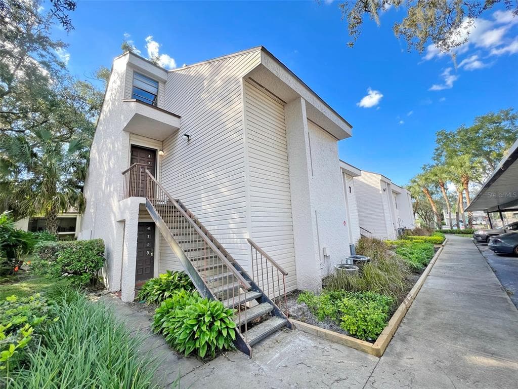 4715 PURITAN CIRCLE UNIT 721 TAMPA, FL 33617