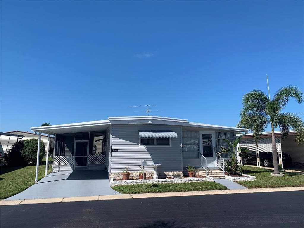 10151 N LAKE DRIVE UNIT 100 LARGO, FL 33773