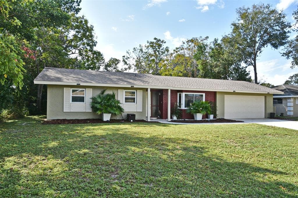 911 TRAFALGAR STREET DELTONA, FL 32725