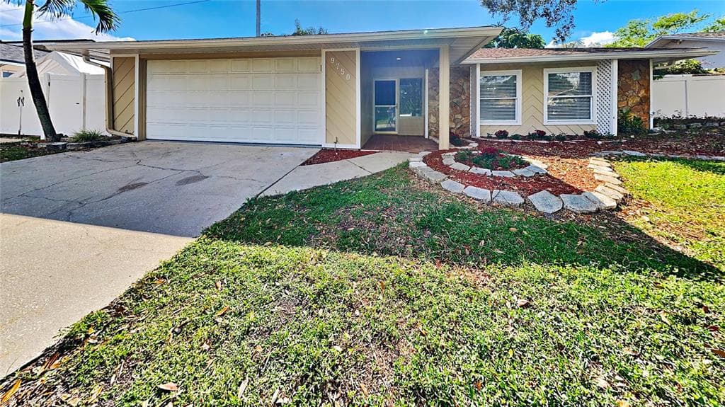 9750 PINE LAKE TRAIL ST PETERSBURG, FL 33708