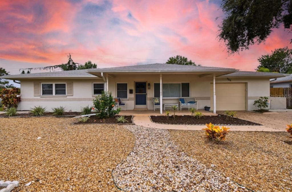 986 63RD AVENUE S ST PETERSBURG, FL 33705