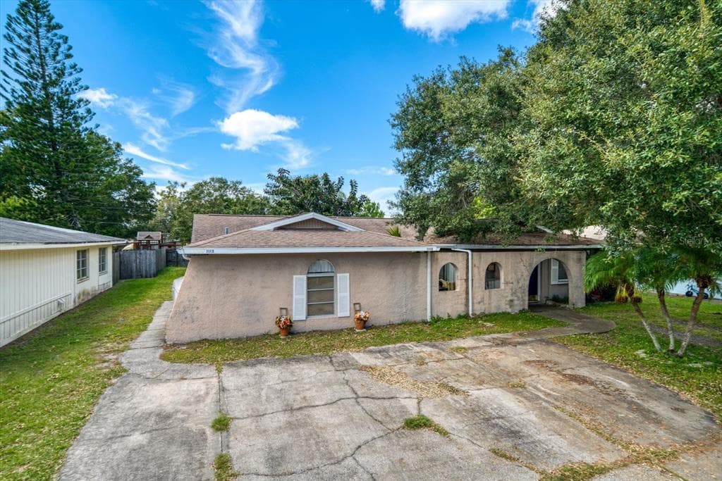 1116 AMBLE LANE CLEARWATER, FL 33755