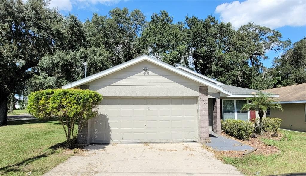 11702 LYNN BROOK CIRCLE SEFFNER, FL 33584