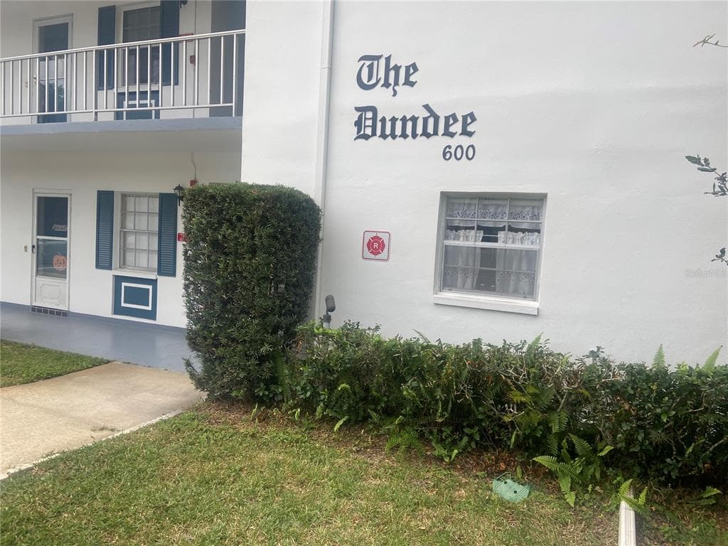 600 GLENNES LANE UNIT 203 DUNEDIN, FL 34698