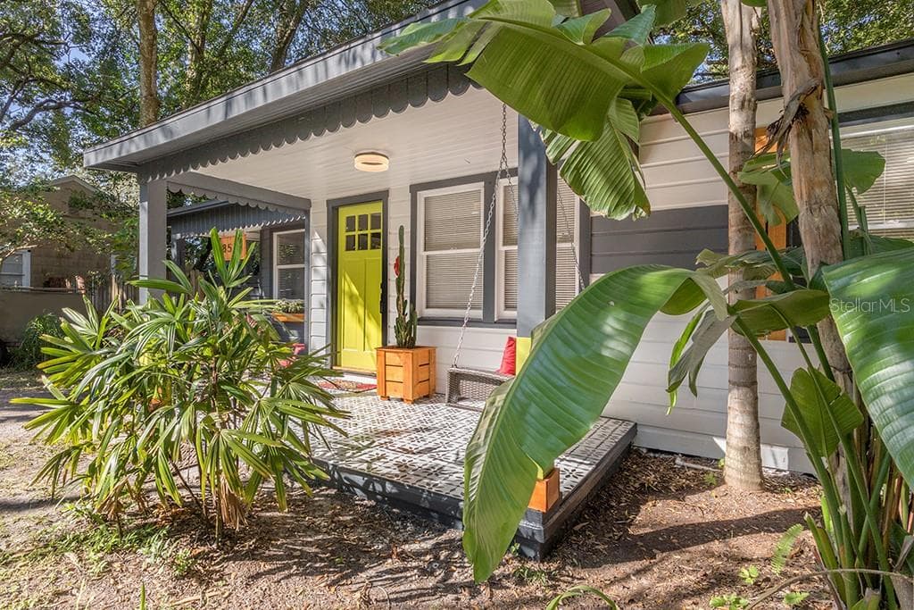 8520 N NEWPORT AVENUE TAMPA, FL 33604