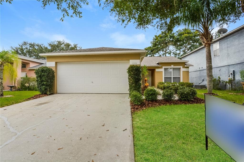 1206 WHITEWOOD WAY CLERMONT, FL 34714
