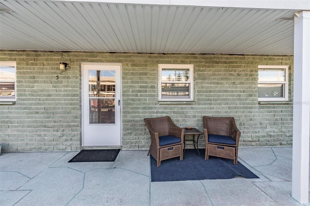5287 81ST STREET N UNIT 5 ST PETERSBURG, FL 33709