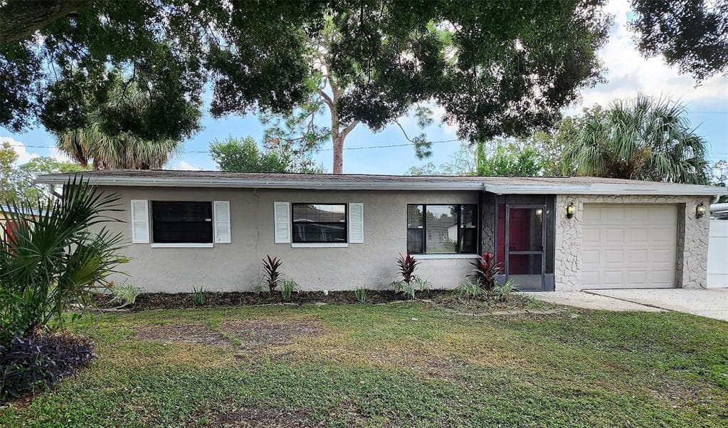 8018 DELL DRIVE TAMPA, FL 33615