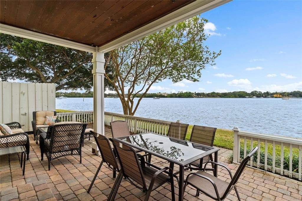 153 POMPANO DRIVE SE UNIT A ST PETERSBURG, FL 33705