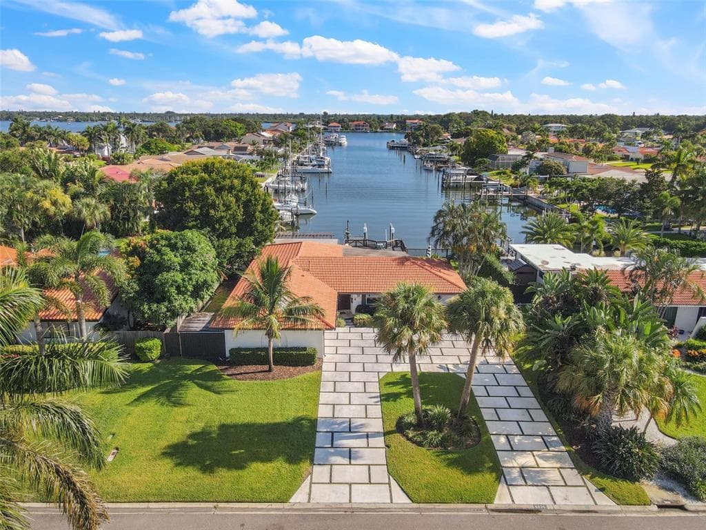 4425 46TH AVENUE S ST PETERSBURG, FL 33711
