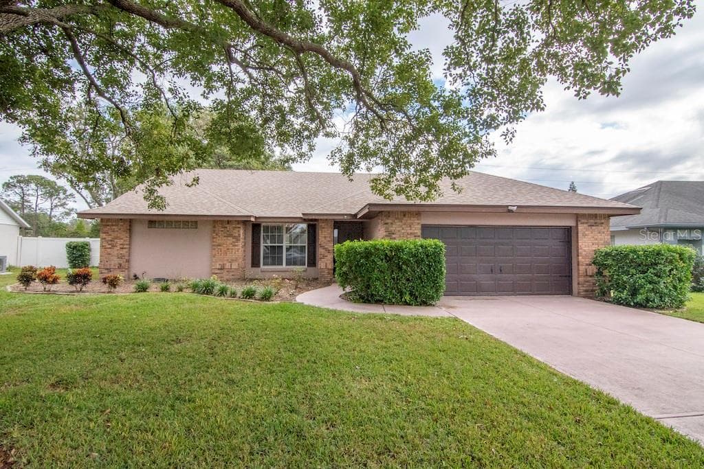 5735 MANCHESTER DRIVE E LAKELAND, FL 33810