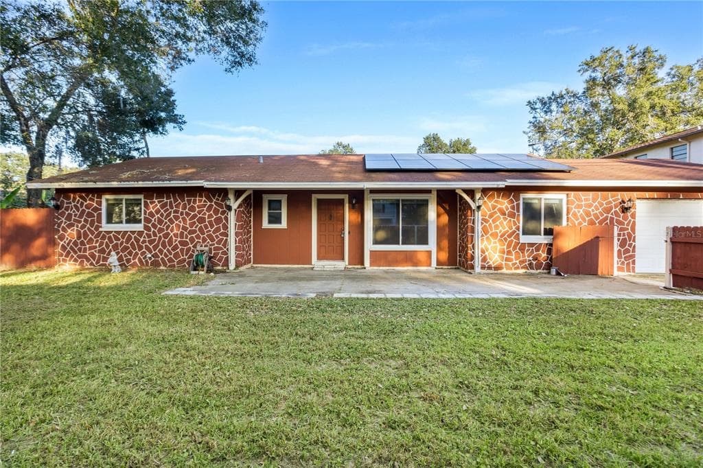 8427 N MANHATTAN AVENUE TAMPA, FL 33614