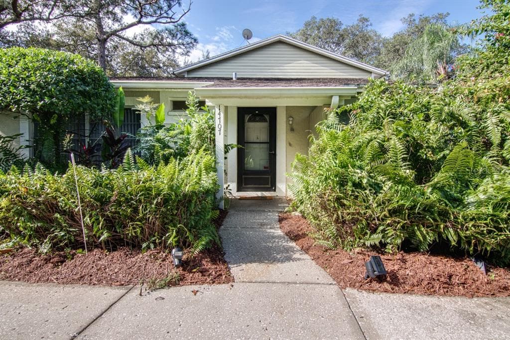 14707 PINE GLEN CIRCLE LUTZ, FL 33559