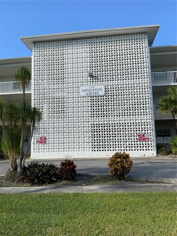 5155 9TH AVENUE N UNIT 112 ST PETERSBURG, FL 33710