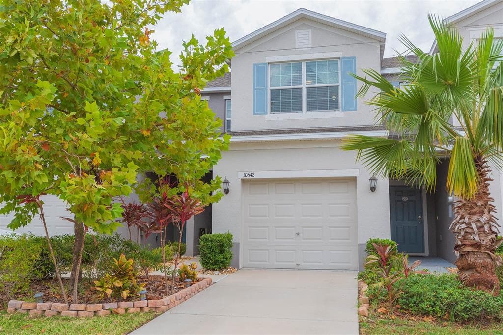 10642 LAKE MONTAUK DRIVE