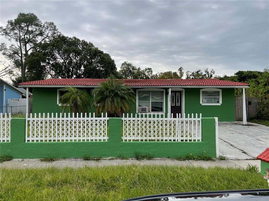 5926 ABERCORN DRIVE ORLANDO, FL 32812