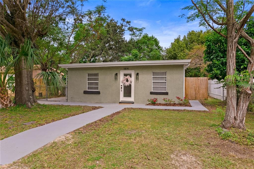 1814 E NAVAJO AVENUE TAMPA, FL 33612