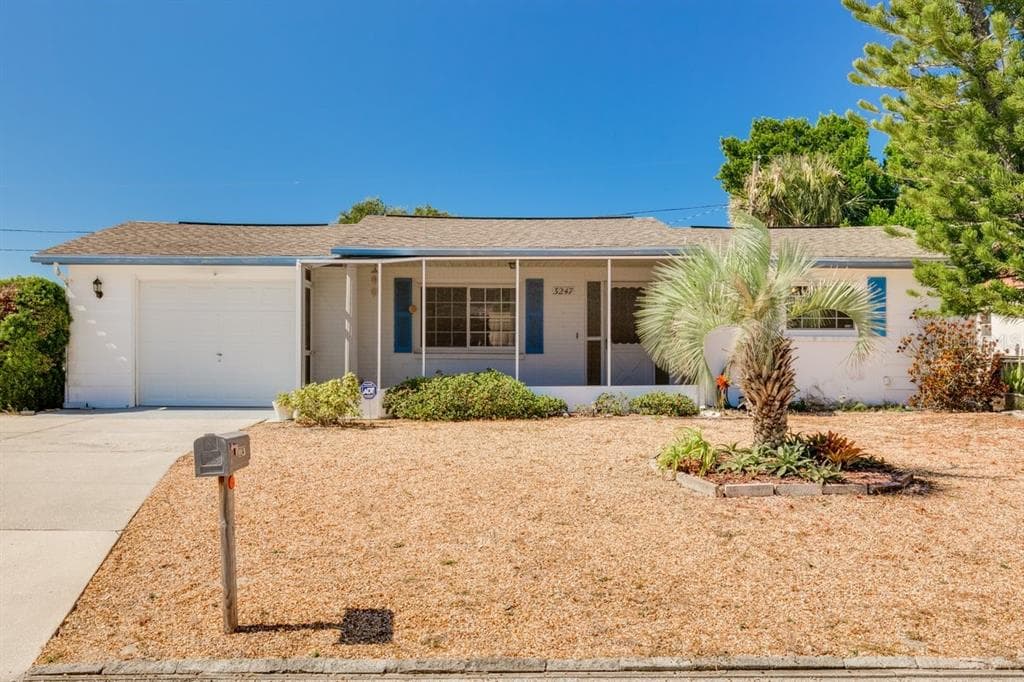 3247 KIMBERLY OAKS DRIVE HOLIDAY, FL 34691