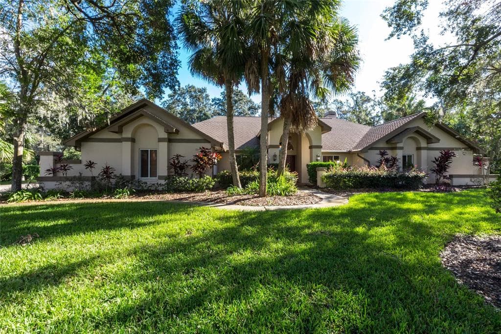 911 CENTERBROOK DRIVE BRANDON, FL 33511
