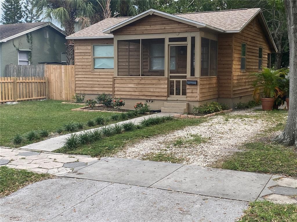 5230 DARTMOUTH AVENUE N ST PETERSBURG, FL 33710