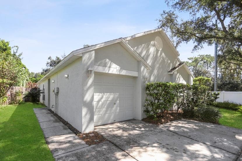 30654 DOUBLE DRIVE WESLEY CHAPEL, FL 33545
