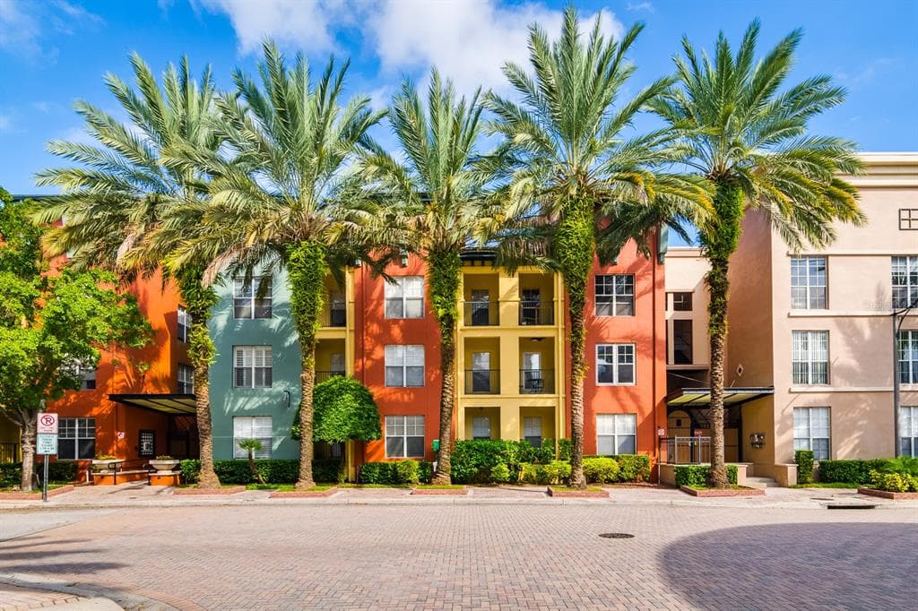 2402 W AZEELE STREET UNIT 421 TAMPA, FL 33609