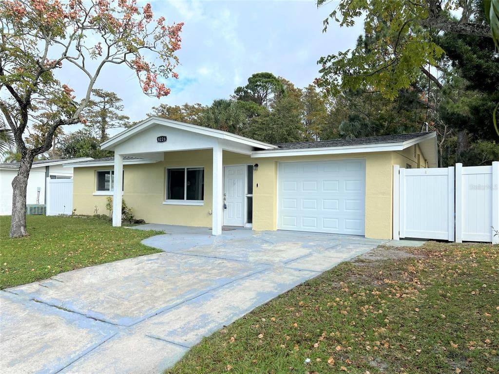 9226 UNICORN AVENUE PORT RICHEY, FL 34668