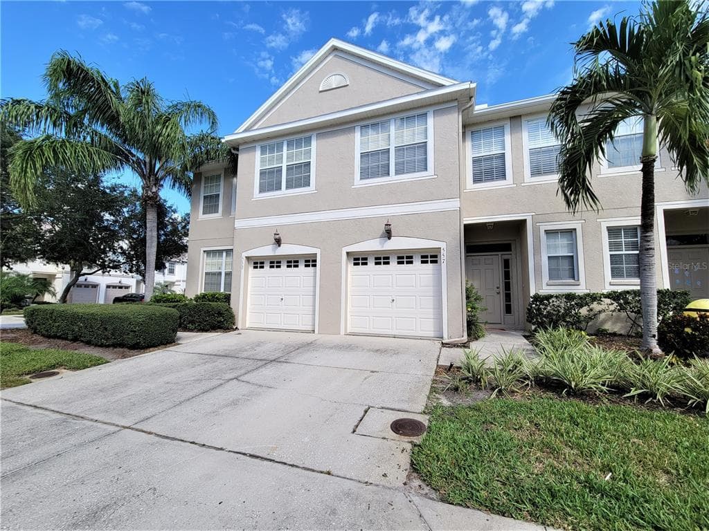 557 VALLANCE WAY NE ST PETERSBURG, FL 33716