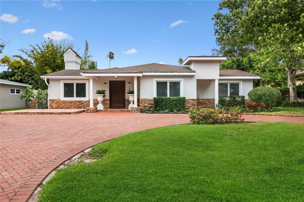 248 CATALAN BOULEVARD NE ST PETERSBURG, FL 33704