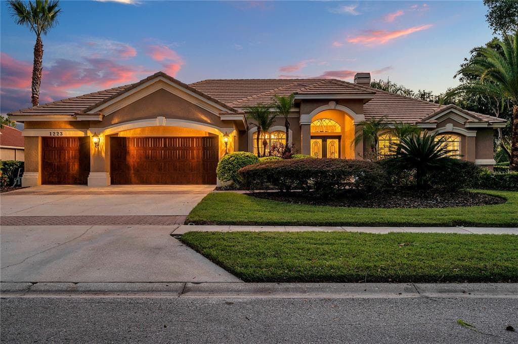 1223 OXBRIDGE DRIVE LUTZ, FL 33549