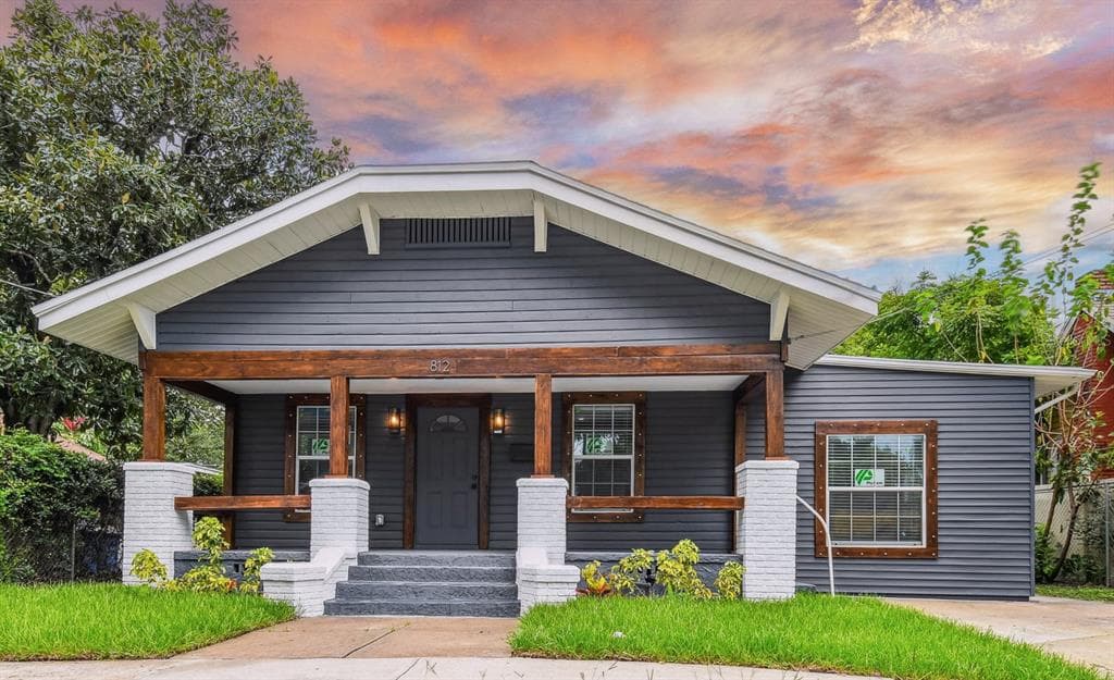 812 E BAKER STREET TAMPA, FL 33603
