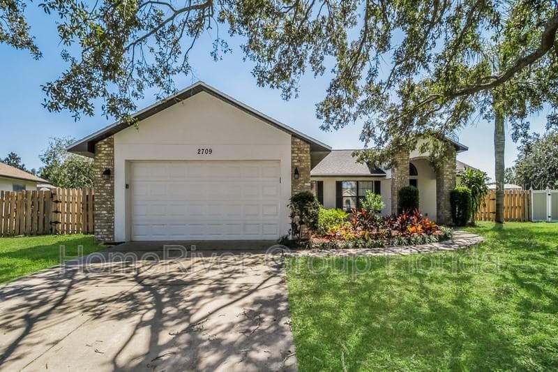 2709 BUTTERNUT COURT EUSTIS, FL 32726
