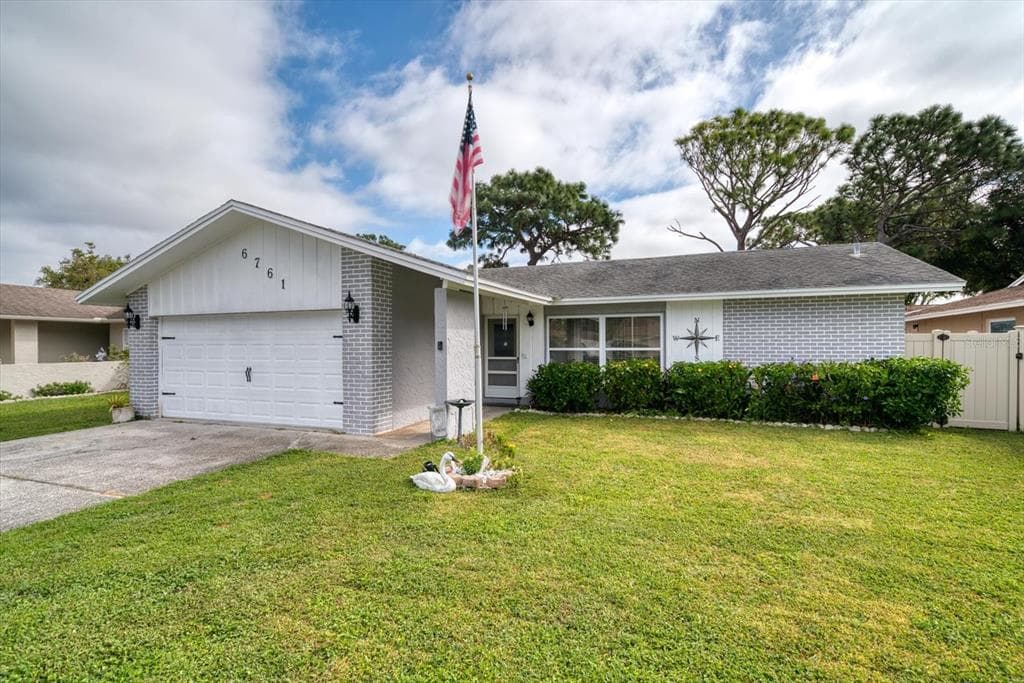 6761 SANDWATER TRAIL N PINELLAS PARK, FL 33781