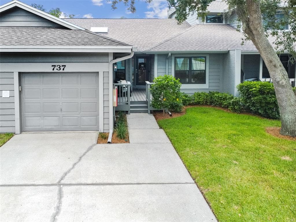 737 CAYA COSTA COURT NE ST PETERSBURG, FL 33702