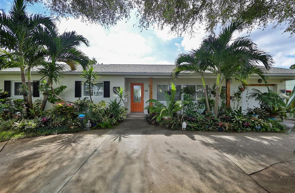 6468 17TH TERRACE N ST PETERSBURG, FL 33710