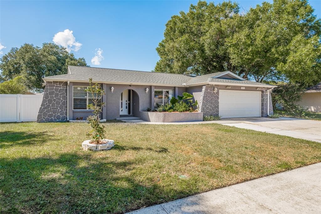610 LIMETREE DRIVE OLDSMAR, FL 34677