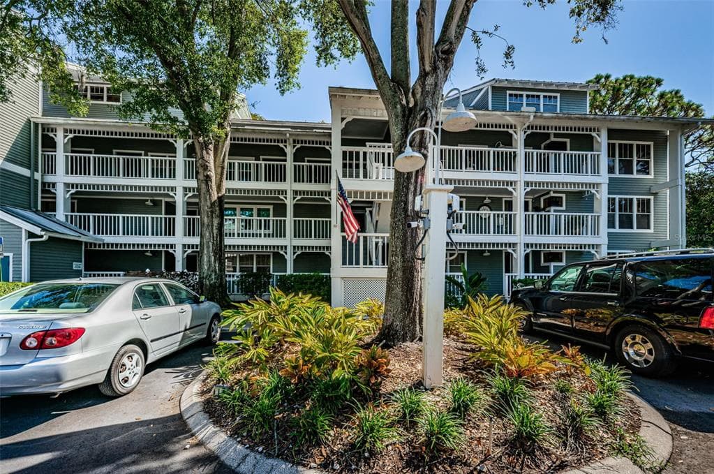 2577 DOLLY BAY DRIVE UNIT 202 PALM HARBOR, FL 34684