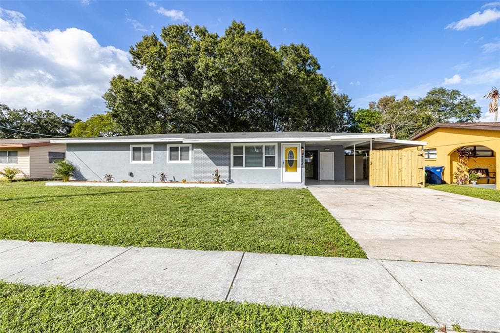 4713 W BAY AVENUE TAMPA, FL 33616