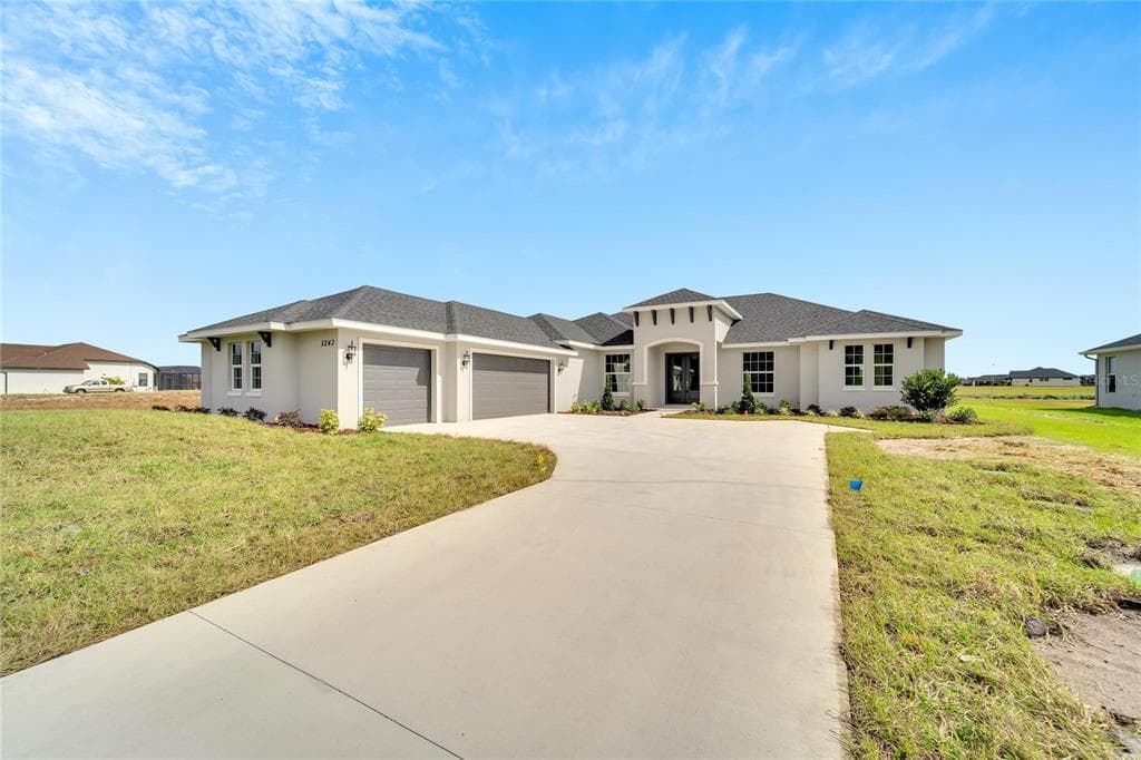 5243 LAKE VENICE DRIVE WIMAUMA, FL 33598