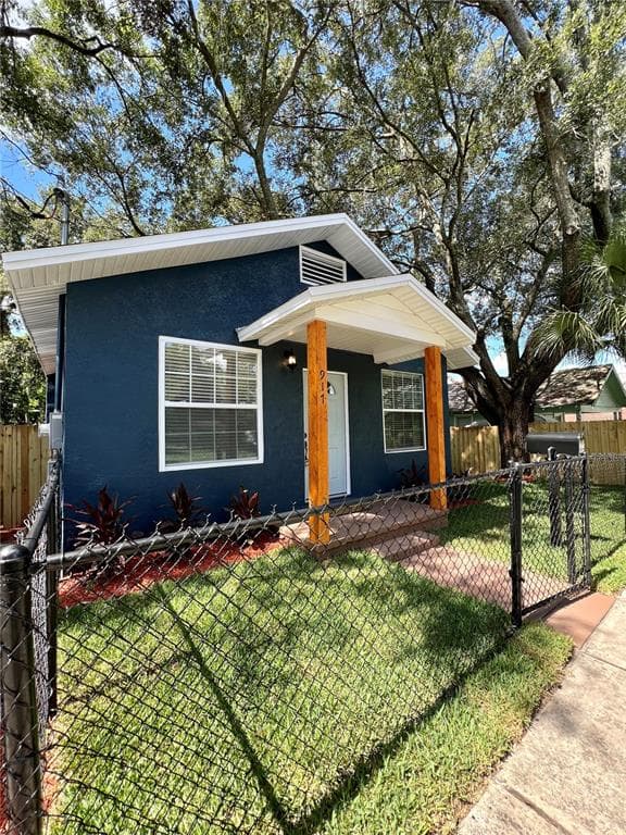 917 E SITKA STREET TAMPA, FL 33604