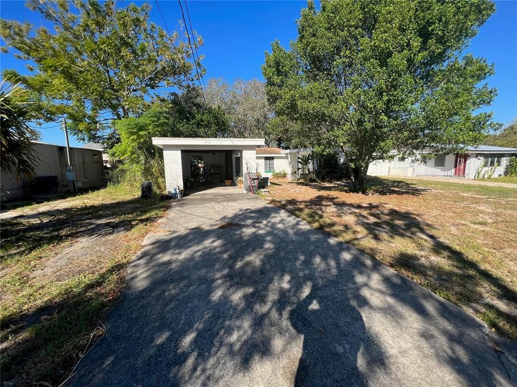 1121 PRECISION STREET HOLIDAY, FL 34691