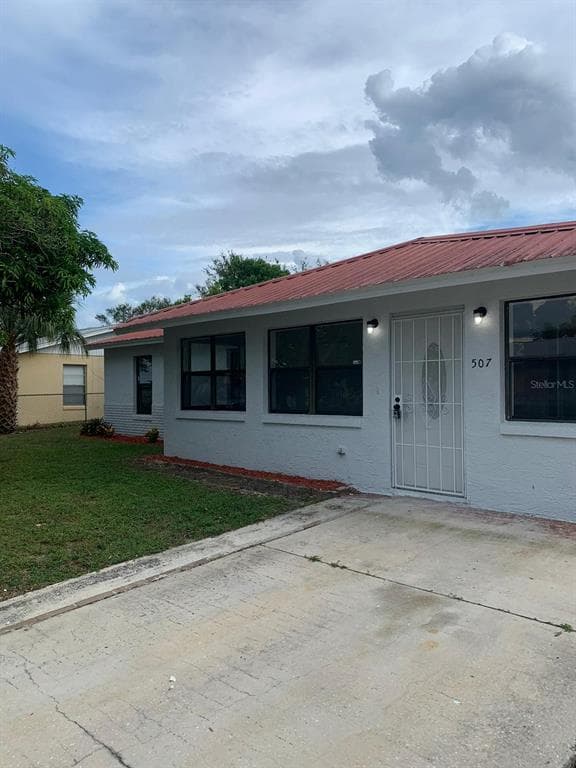 507 W HOOD STREET AVON PARK, FL 33825